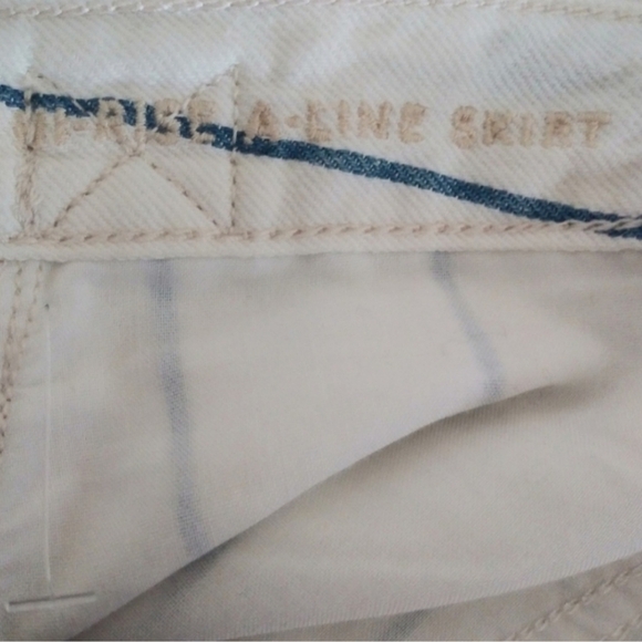 American Eagle High Rise Stretch White Mini Stripe Denim Skirt Size 2 Beach new - Picture 3 of 6